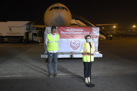 Indonesia Lepas 2 Pesawat Berisi Bantuan Kemanusiaan ke Afghanistan