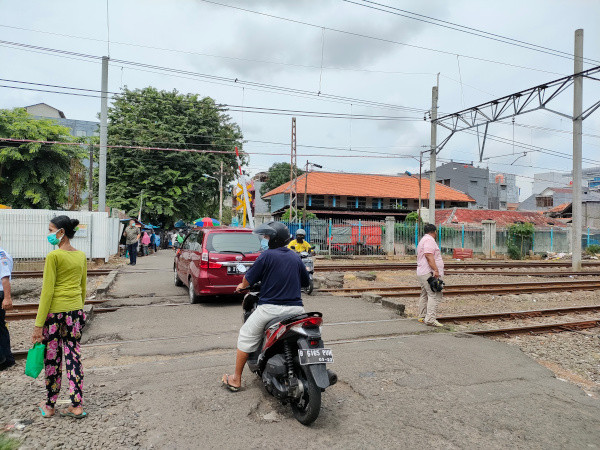 Perlintasan Jalan Sebidang di Kemayoran Akan Ditutup Permanen