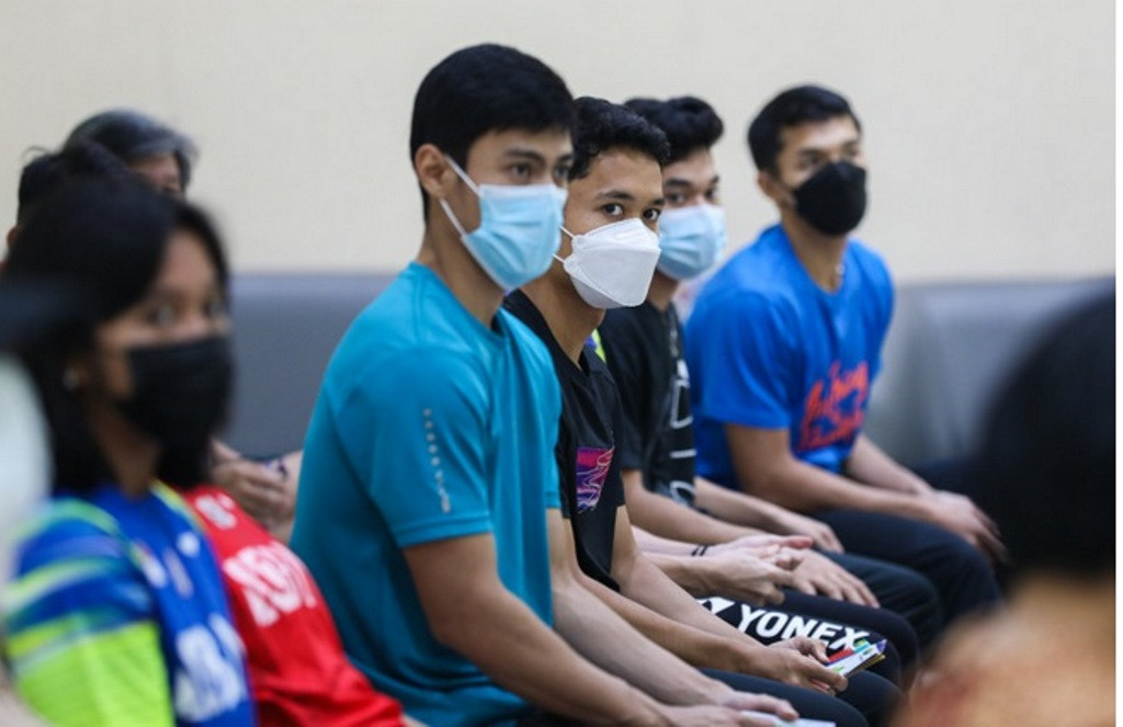 Atlet Pelatnas PBSI Cipayung mengikuti sesi diskusi sebagai tambahan persiapan non-teknis sebelum mengikuti tiga turnamen akbar di Eropa. (Dok. PP PBSI) 