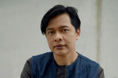 Rayakan Ulang Tahun Pernikahan, Armand Maulana Rilis Lagu yang Ditulis Anggota Lomba Sihir