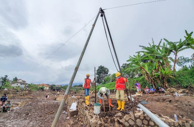 PLN Terangi 9 Desa di Pelosok NTT