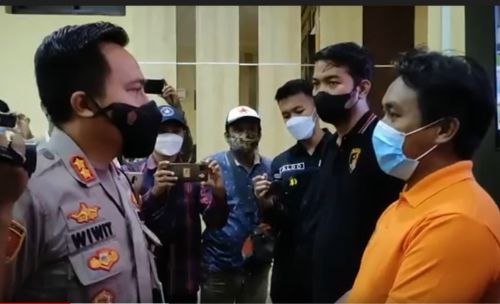 Salah Tangkap Lumba-Lumba, Nakhoda Kapal Jadi Tersangka