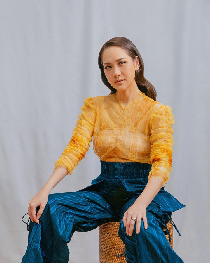 BCL Foto Sambil Renang di Bali, Netizen Singgung Ariel Noah