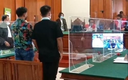 Dinilai Sopan, 2 Oknum Polisi di Surabaya Penganiaya Jurnalis Tak Ditahan