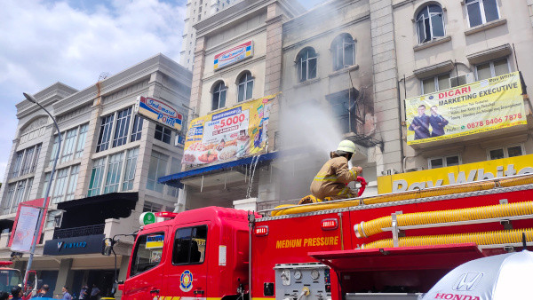 Indomaret Danau Sunter Terbakar