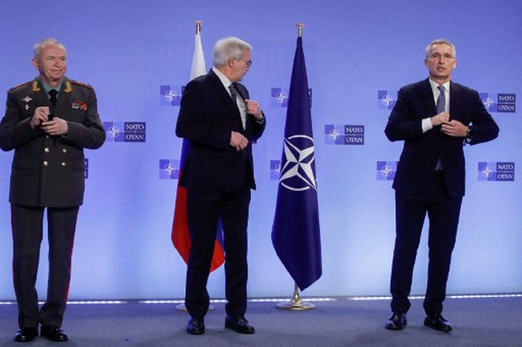 Delegasi NATO dan Rusia bertemu di Brussels, Belgia, 12 Januari  2022. (Olivier HOSLET / POOL / AFP)