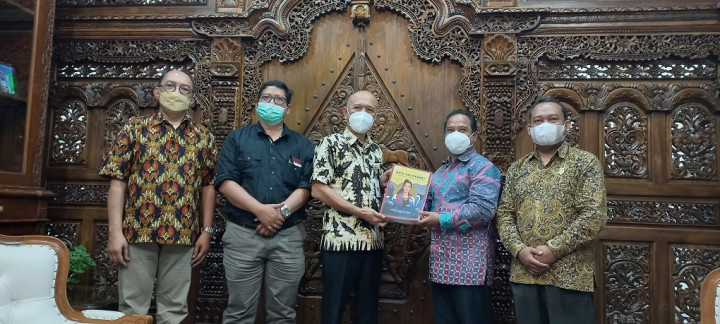 Yayasan Darma Bhakti Lestari Serahkan Naskah Akademik Sosok Ratu Kalinyamat ke Bupati Jepara