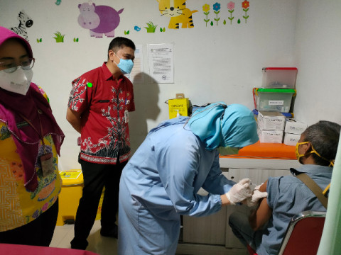 10.453 Lansia di Kecamatan Tanah Abang Ditargetkan Terima Vaksinasi <i>Booster</i>
