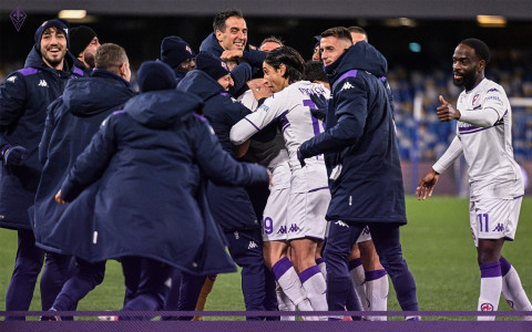 Fiorentina Tekuk Napoli lewat Drama 7 Gol dan 3 Kartu Merah