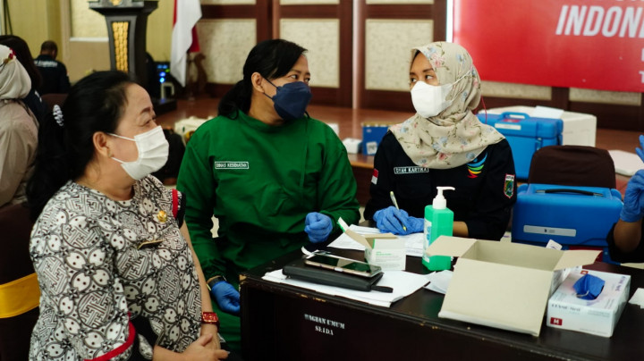 Hari Pertama Vaksin Booster di Kota Batu Sasar Lansia dan Penyandang Komorbid