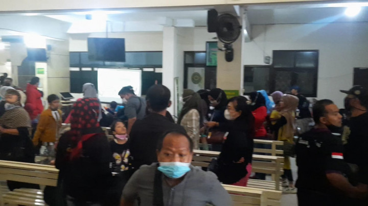 Rasakan Gempa, Warga di PN Kota Bekasi Berhamburan Keluar