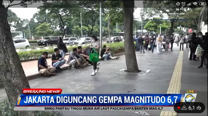 Gempa Guncang Jakarta, Pegawai Sudirman Berhamburan Keluar