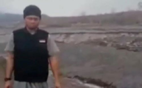 Penendang Sajen di Gunung Semeru Ditahan