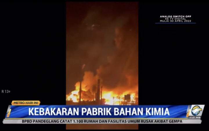 Kebakaran Hebat Hanguskan Pabrik Bahan Kimia di New Jersey