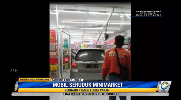 Mobil Seruduk Minimarket, 1 Pembeli Terluka