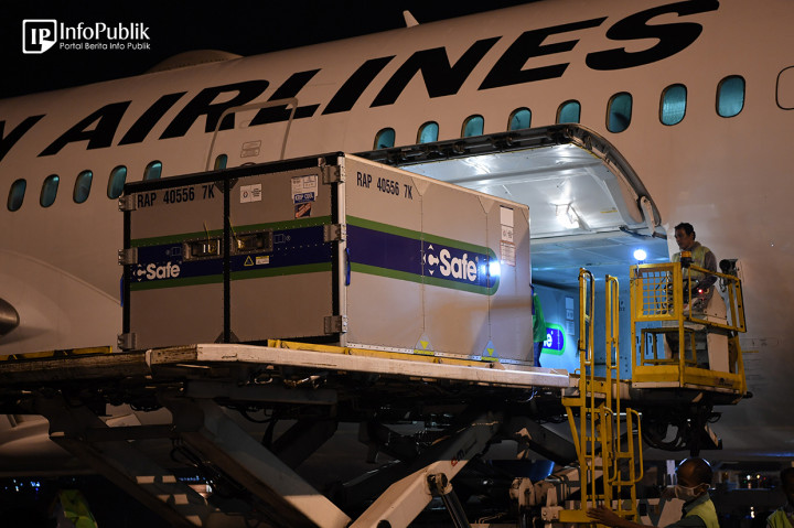 1,4 Juta Vaksin AstraZeneca Tiba di Tanah Air