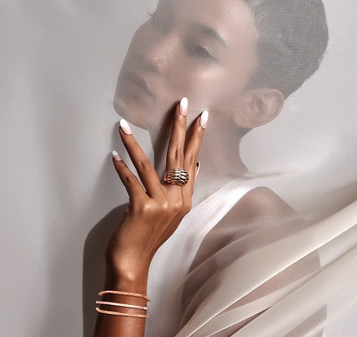 Model perhiasan emas terbaru dari Frank Gold yang istimewa dan up-to-date ini akan membuat penampilan siapa pun pemakainya menjadi lebih trendi dan fashionable. (Foto: Dok. Frank & Co.)