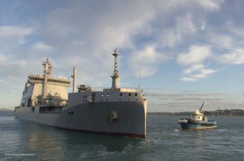 Selandia Baru Kirim 2 Kapal AL yang Bawa Air Bersih ke Tonga