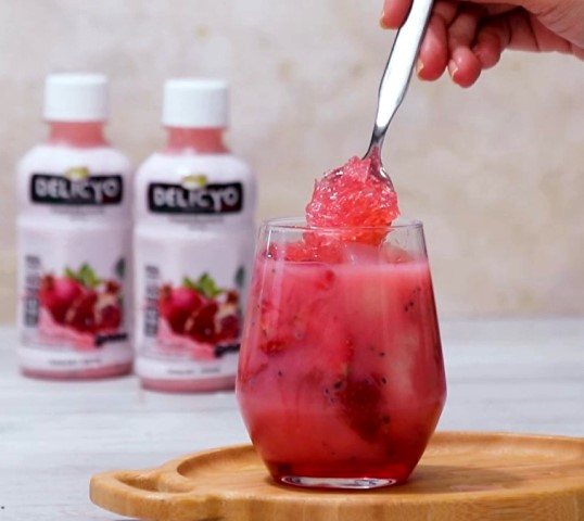 Minuman es sarang burung campur yoghurt ini pas diteguk siang hari atau untuk acara penting lainnya. (Foto: Dok. Endeus TV)