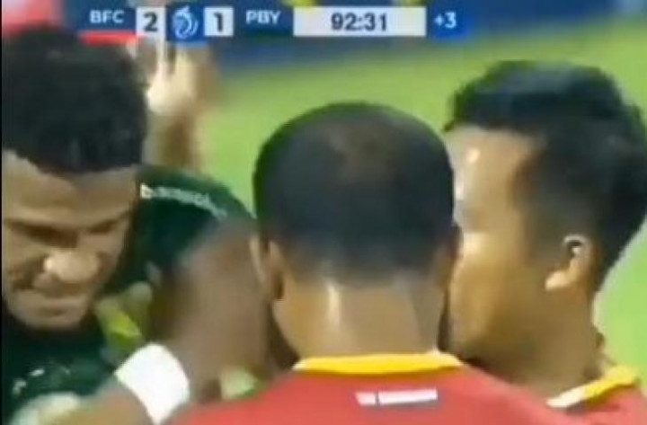 Usai Pukul Ricky Kambuaya, Pemain Bhayangkara FC Subo Seto 'Kabur' dari Netizen