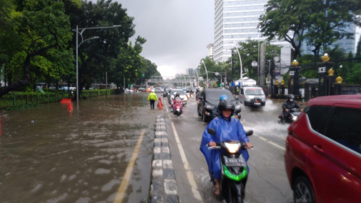 Wagub DKI Sebut Tanah Rendah Sebabkan Banjir Tak Surut dalam 6 Jam