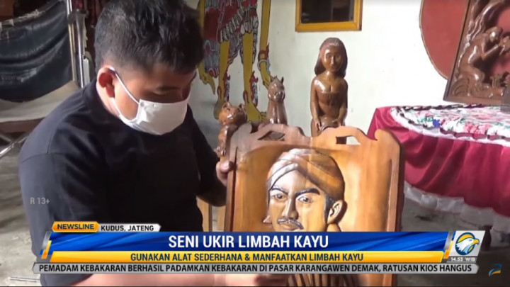 Kreatif! Difabel di Kudus Sulap Limbah Kayu Jadi Karya Bernilai TInggi