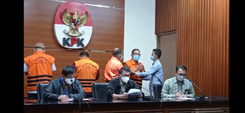 KPK Menduga Banyak Kasus yang Dimainkan Hakim Itong Isnaeni
