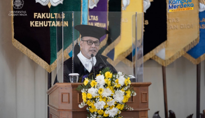 Profesor Sri Nugroho Dikukuhkan Sebagai Guru Besar UGM