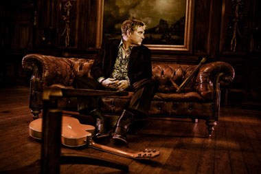 Musisi Legendaris Meat Loaf Meninggal Dunia