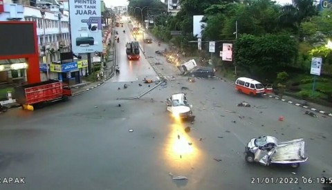 Kemenhub Minta Polisi Usut Operator Tronton yang Kecelakaan di Balikpapan