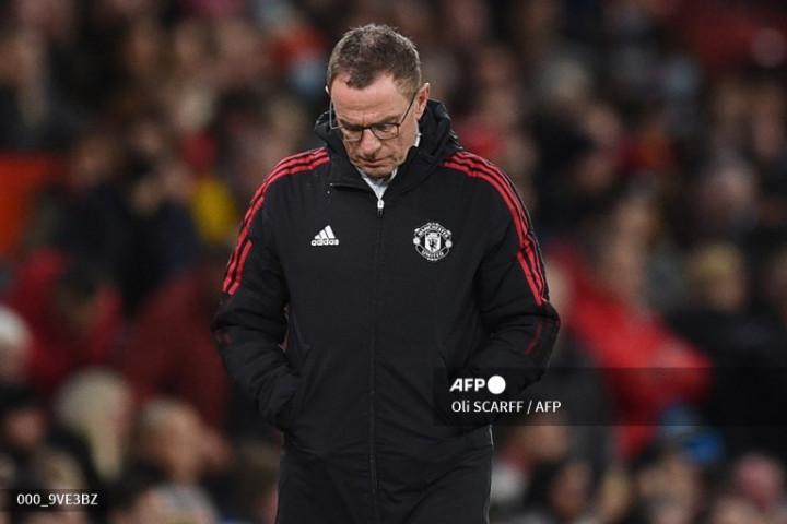 Pemain MU Kebingungan ketika Memegang Bola