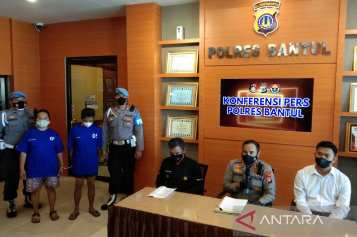 Pasutri Produksi Bakso Ayam Tiren di Bantul Ditangkap