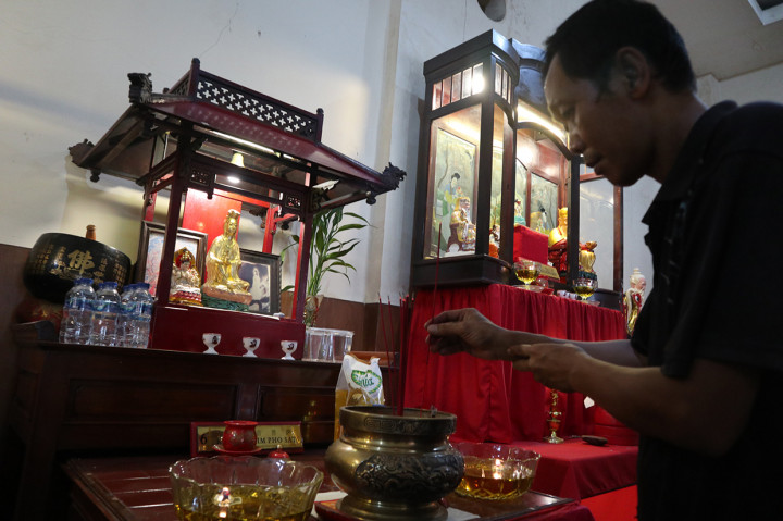 Melihat Persiapan Tahun Baru Imlek Umat Tri Dharma di Banyumas