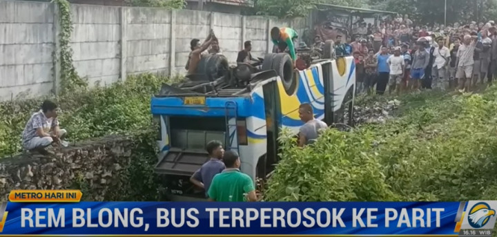 Rem Blong, Bus Terguling di Purwodadi