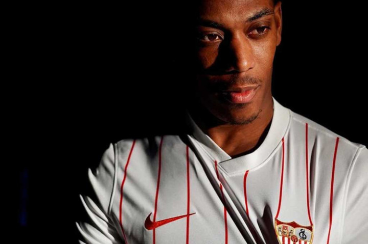 Martial Resmi Berseragam Sevilla dengan Status Pinjaman