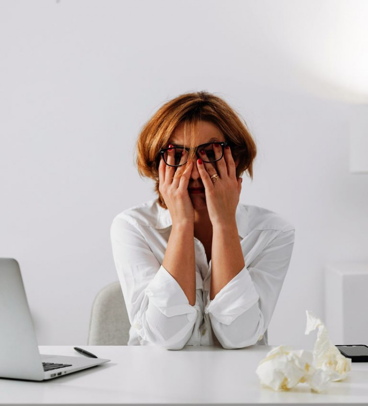 5 Tanda Memiliki Sikap Overthinking tanpa Kamu Sadari