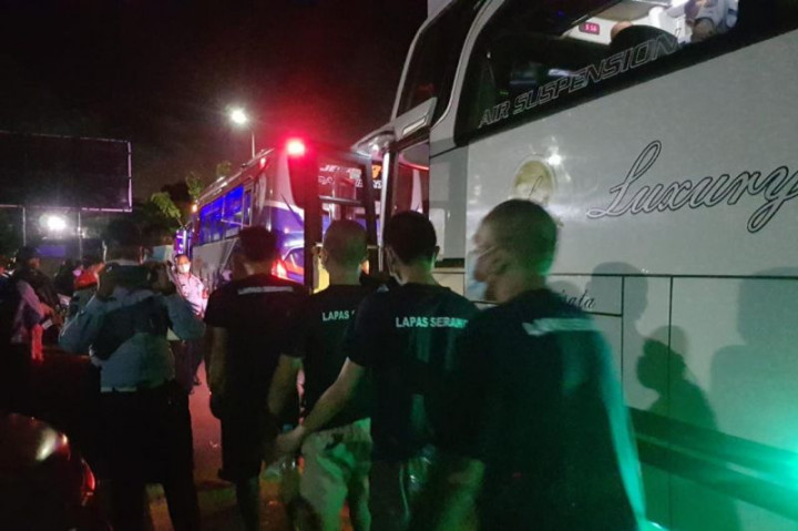 Kemenkumham Pindahkan 55 Narapidana Narkotika ke Lapas Nusakambangan