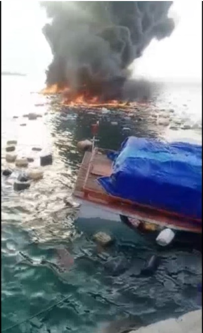 Kapal Motor Pengangkut Sembako dan BBM Terbakar di Perairan Sumenep