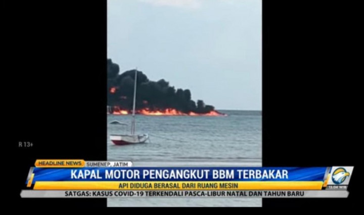 Kapal Motor Pengangkut BBM Terbakar di Sumenep