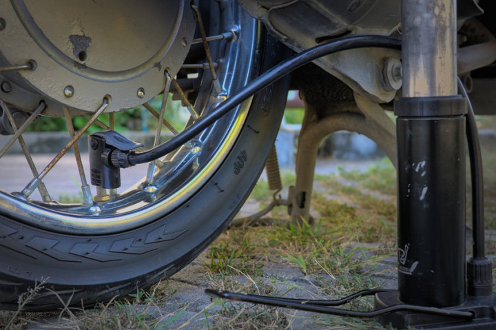 Ini 6 Penyebab Ban Motor <i>Tubeless</i> Sering Kempes