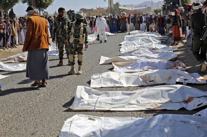 Foto Terpopuler: Korban Serangan Udara Saudi Dimakamkan hingga Ukraina Peroleh Rudal Javelin dari AS