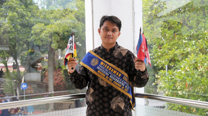 Lulusan Terbaik UMM, Kuasai 6 Bahasa Asing dan 3 Bahasa Daerah