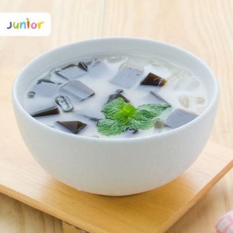 Enggak sabar ingin seruput cincau berbahan susu? Yuk, buat sendiri di rumah. (Foto: Dok. Endeus TV)