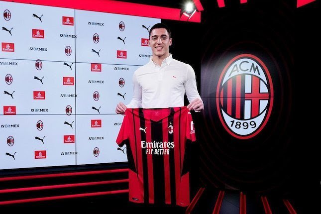 Milan Datangkan Bomber Muda Serbia