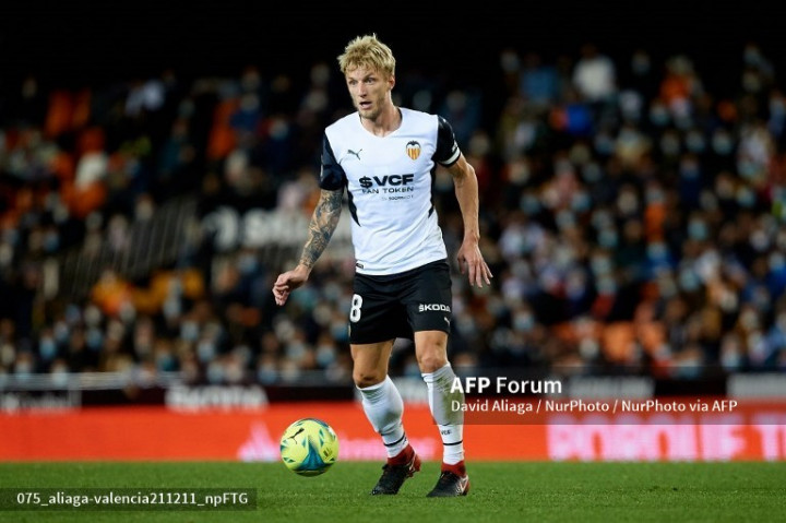 Atletico Dapatkan Pemain Serba Bisa Valencia