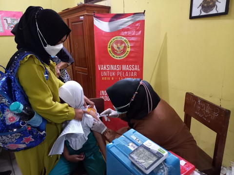 Proteksi Anak saat PTM, Binda Banten Vaksinasi Massal di 5 Titik
