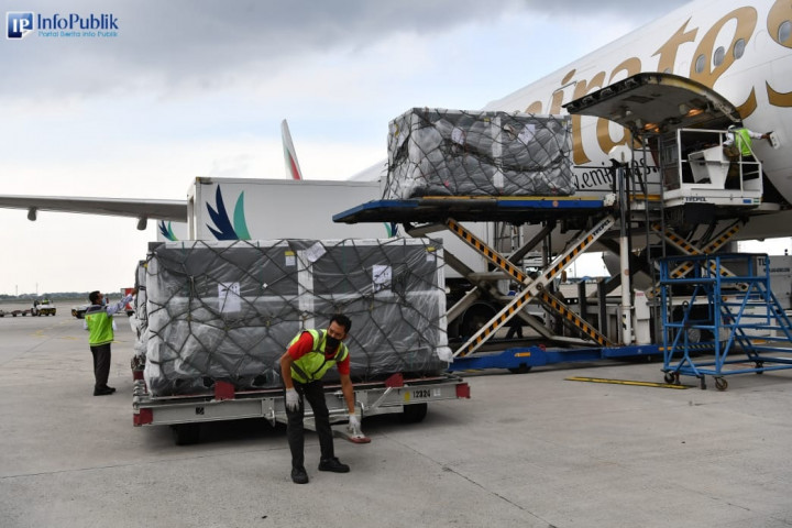 Jutaan Vaksin Covid-19 dari Jerman dan Swedia Tiba di Indonesia