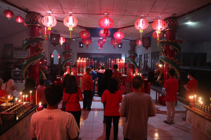 Ritual Imlek, Umat Tri Dharma Doakan Pandemi Covid-19 Cepat Berakhir