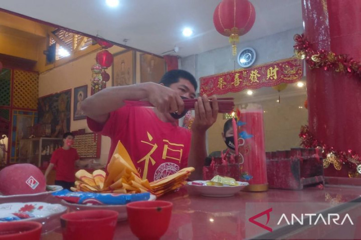 Perayaan Imlek di Kelenteng Tertua di Palu Dilakukan Sederhana