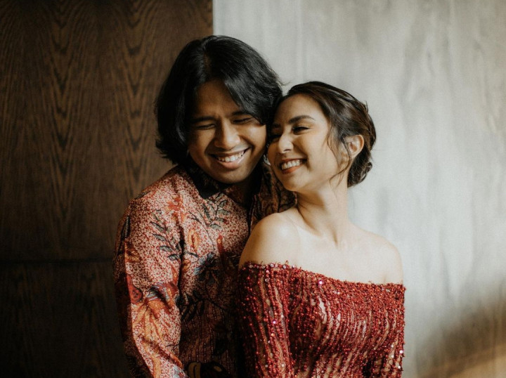 Joshua Suherman dan Clairine Clay Positif Covid-19